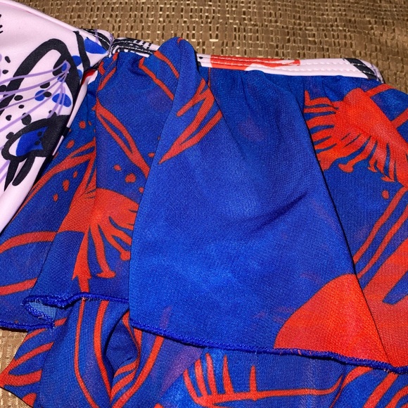 New Monokini Swimsuit with accent sleeves - Picture 9 of 13